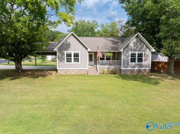 253 White St, Rainsville, AL 35986