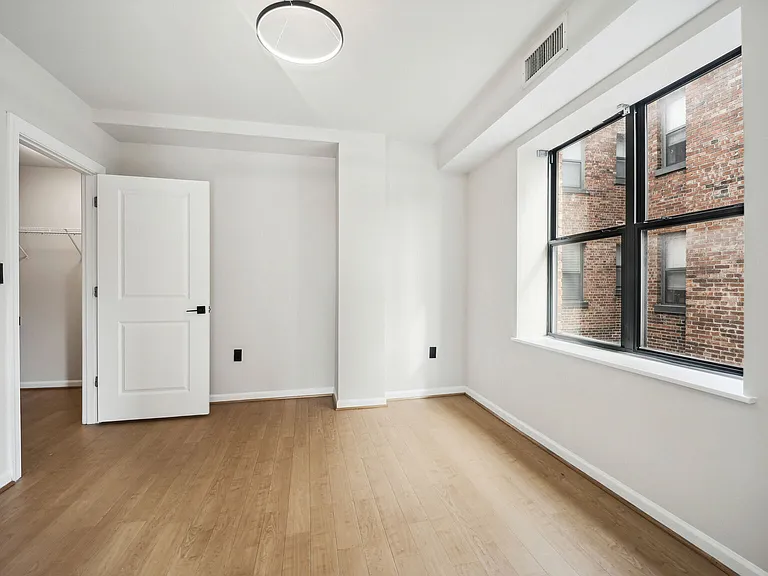 1630 R St — Photo 29