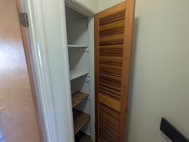 415 Dela Vina Ave #F — Photo 15