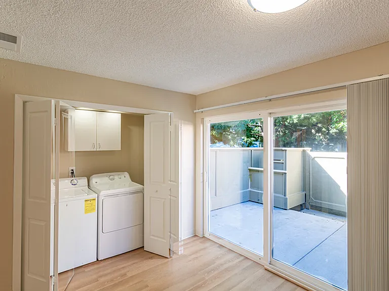 Washer-Dryer-Patio