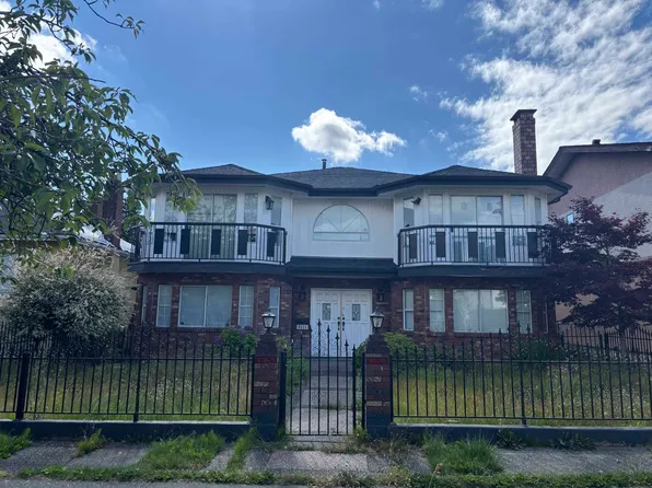 6425 Ontario St, Vancouver, BC V5W 2N1
