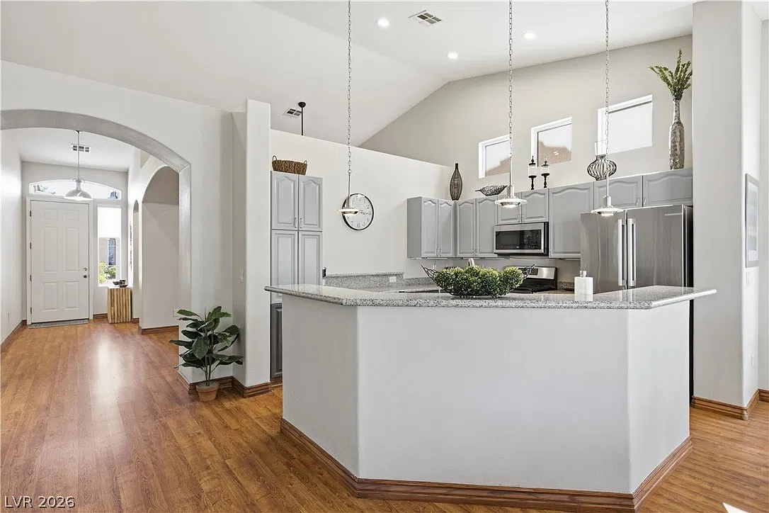 2 bed, 2.0 bath, 1612 sqft, $3,250 — Photo 3