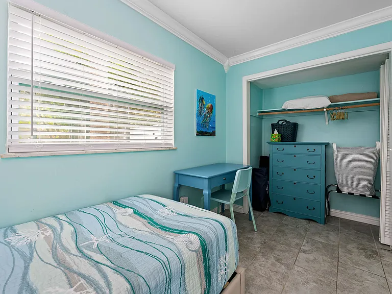 Bayview Dr — Photo 52