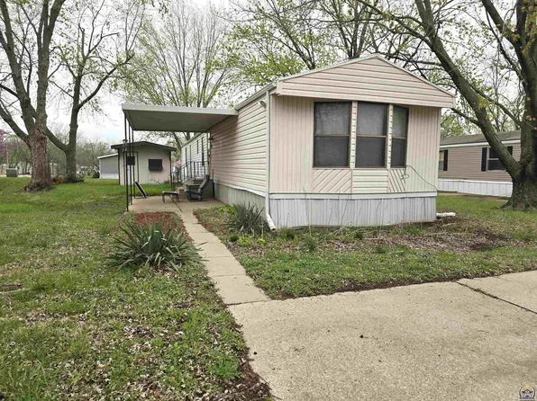 4711 SE Girard St, Topeka, KS 66609