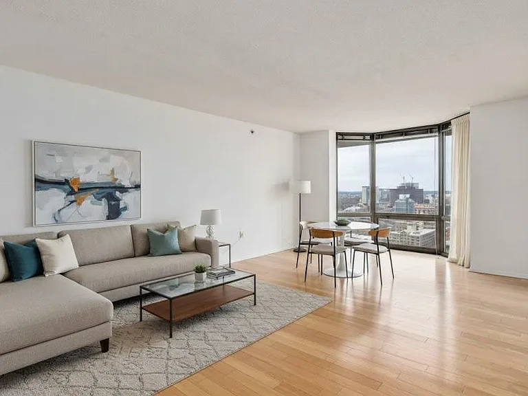 2020 Walnut St #29J — Photo 4