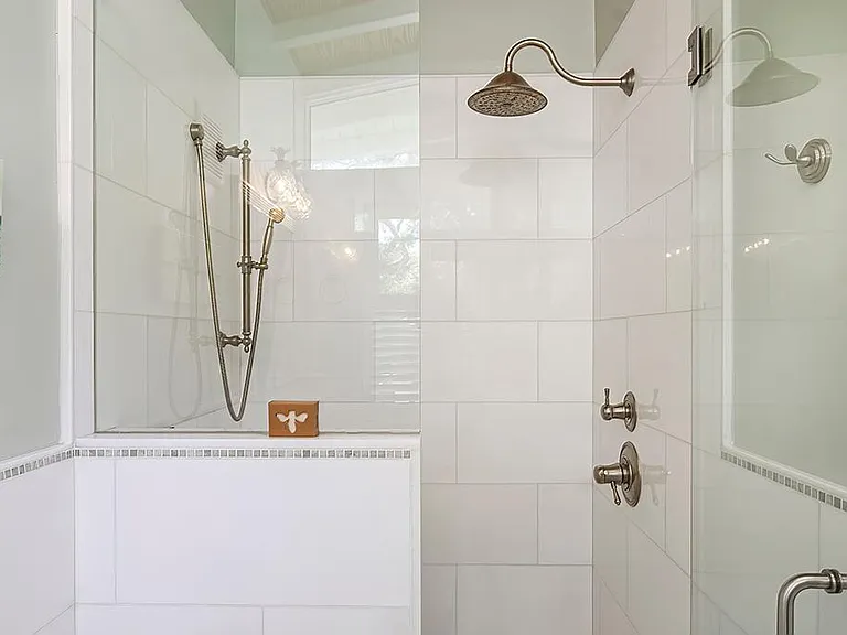 1910 W Shell Ln — Photo 23