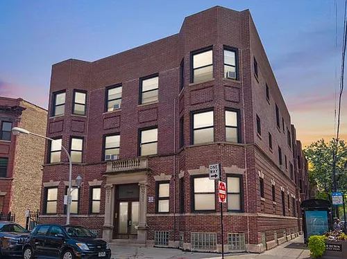 945 W Cullom Ave Photo 1