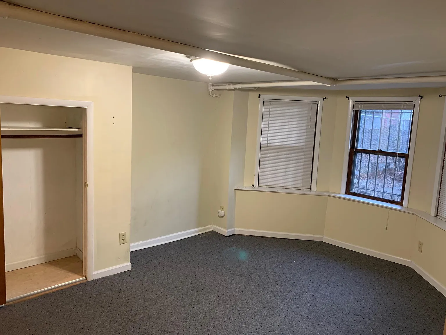 Studio, 300 sqft, $825 — Photo 2