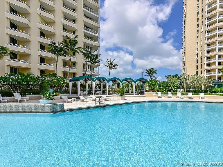888 Brickell Key Dr #600 — Photo 17