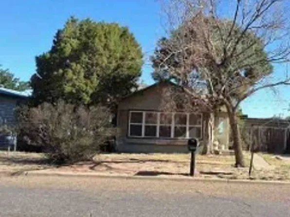 1003 8th St, Shallowater, TX 79363