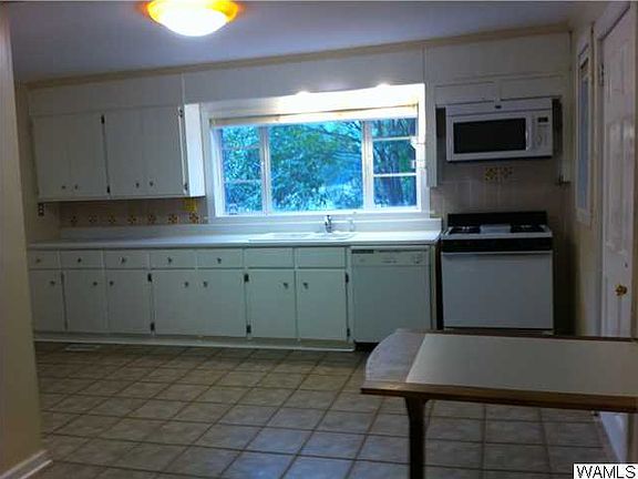 3rd image of 3817 Arcadia Dr