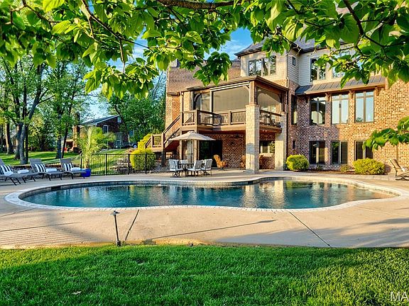 11th image of 1015 Claymark Dr