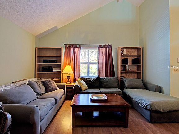 3rd image of 4043 Alicia Ct