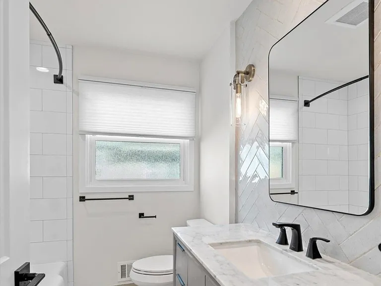 1093 Icel Ct NE #A — Photo 5