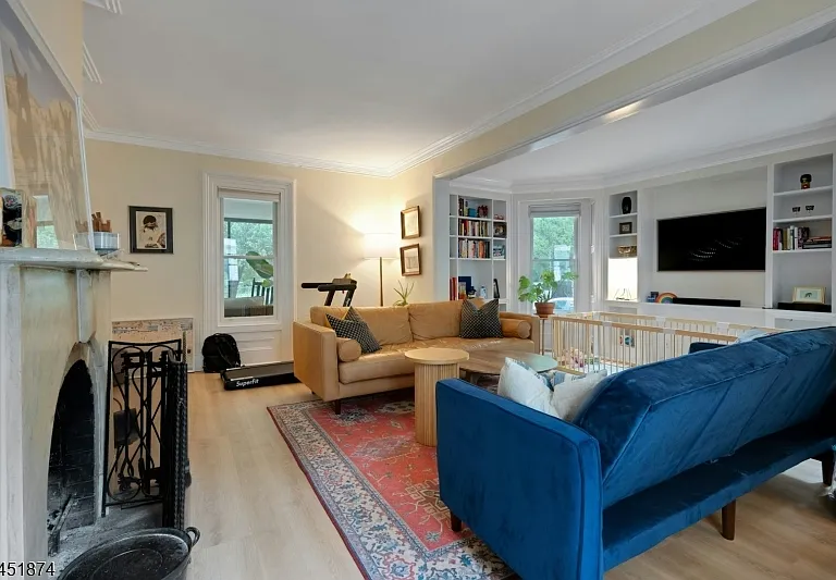 8 Franklin Pl — Photo 7