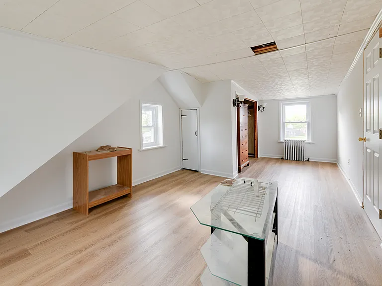 429 Manor Ave — Photo 15