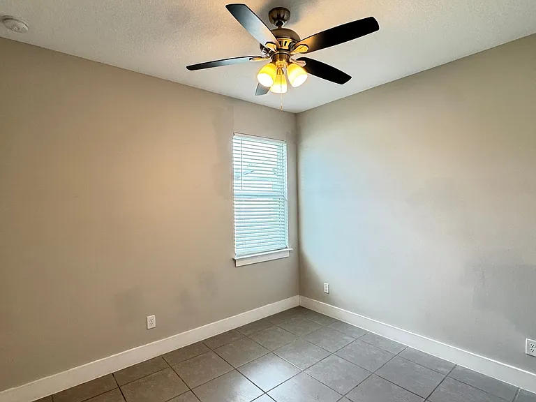 256 Hyacinth Ct — Photo 30