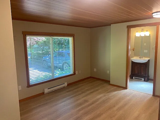 26 Hemlock St — Photo 10