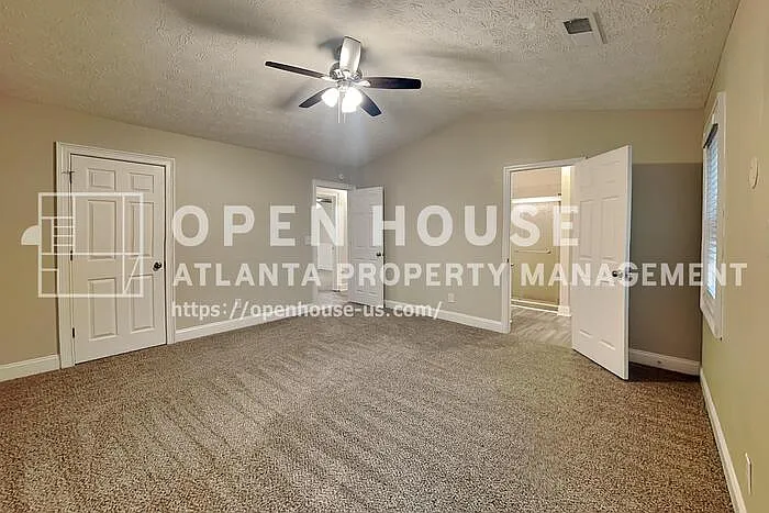 213 Brolley Woods Dr — Photo 8