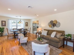 411 Fox Chase Rd, Chester, NJ 07930