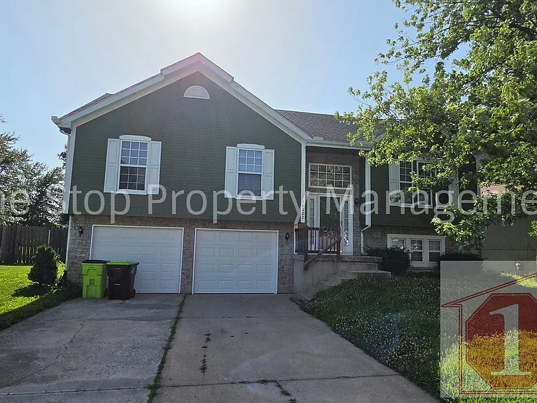 16002 Harold Dr — Photo 2