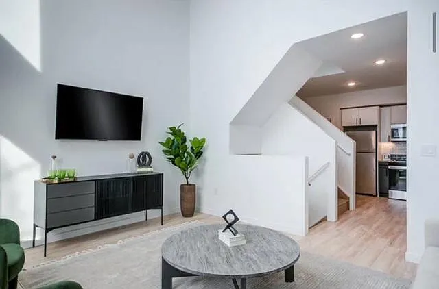 2629 W Girard Ave #9037 — Photo 3