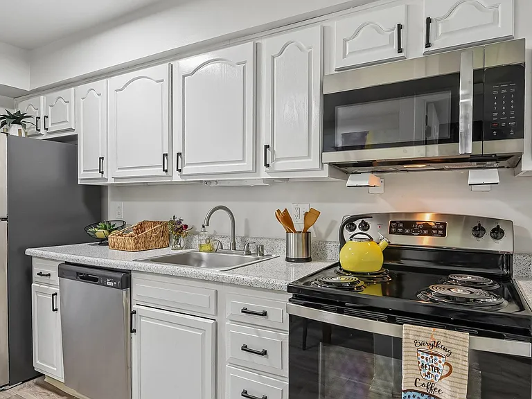 Dunfield Townhomes — Photo 28
