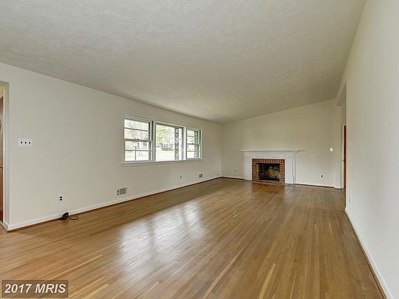3rd image of 3579 University Dr