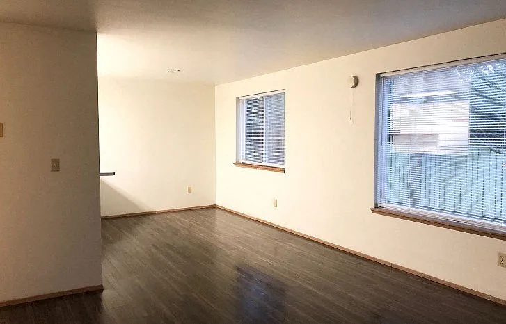 Cambridge Apartments — Photo 2