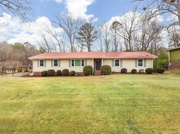 916 Sugarloaf Ln, Anniston, AL 36207