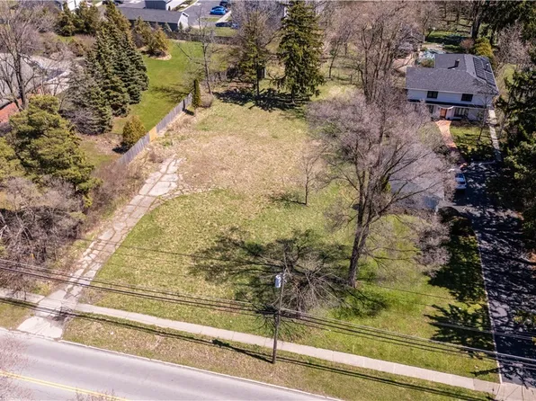 180 S Forest Rd #2, Buffalo, NY 14221