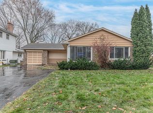 1651 Dundee Rd, Northbrook, IL 60062