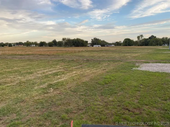 137 N Gaither Rd, Pryor, OK 74361
