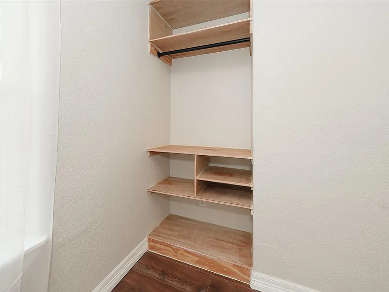 9305 Kentshire Dr — Photo 28