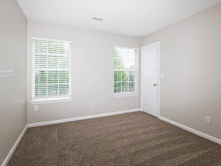 10415 Battle Ct — Photo 17
