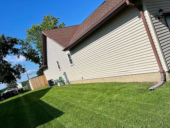 3rd image of 1403 Bethany Ln