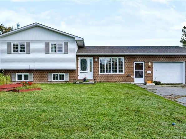 20 Locke St, Miramichi, NB E1V 3X7