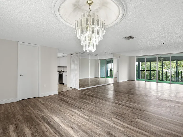 3940 Inverrary Blvd #404-A — Photo 2