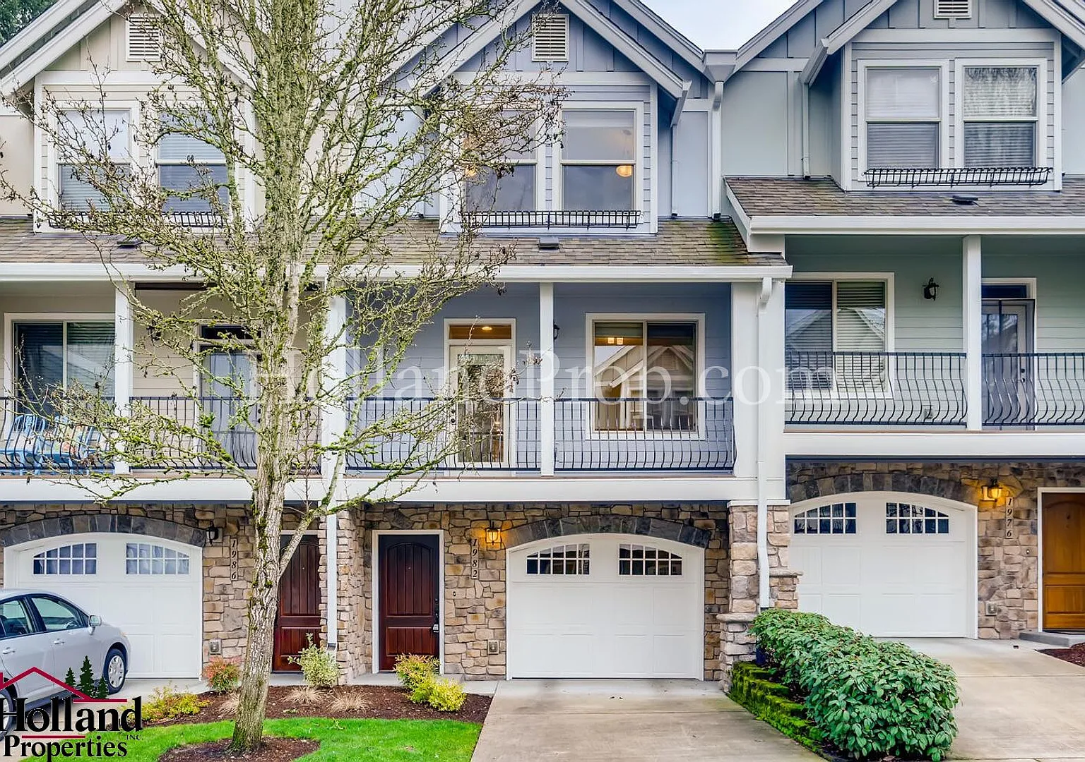 ** Best Price ** Modern Two-Story Home in Hillsboro Move-In Ready! — Photo 2
