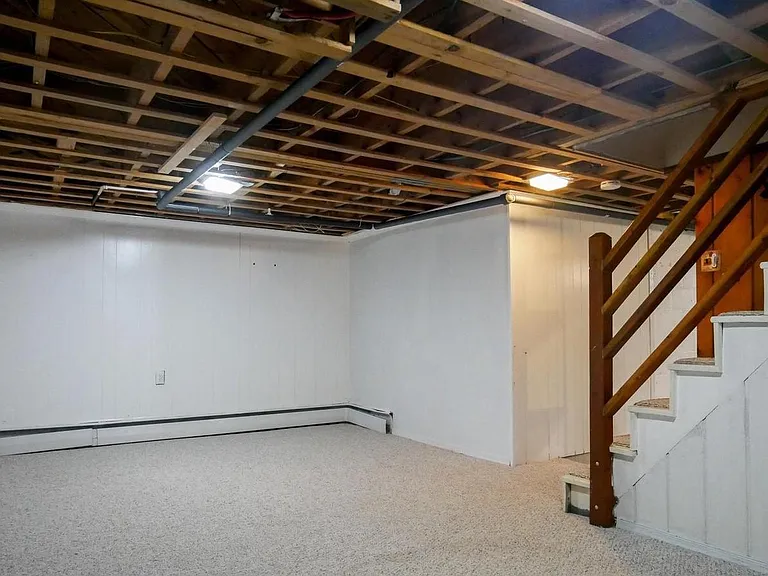 26015 Woodfield Rd — Photo 32