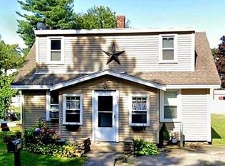 716 Burncoat St, Worcester, MA 01606