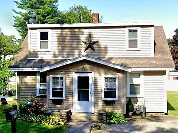 716 Burncoat St, Worcester, MA 01606