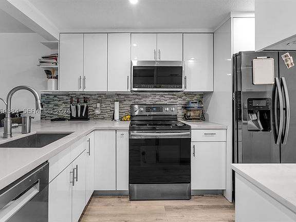 4th image of 9958 SW 88th St #5