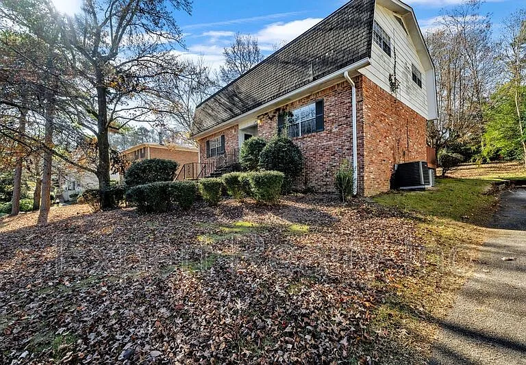 822 Linbard Ln — Photo 25