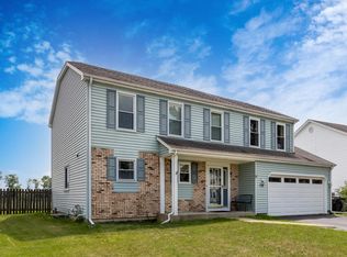 716 Thunderbird Trl, Carol Stream, IL 60188