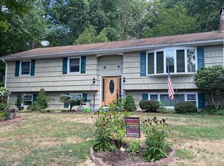 10 Button Rd, Shelton, CT 06484