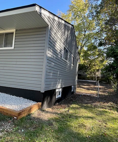 130 Ben Nevis Rd — Photo 3