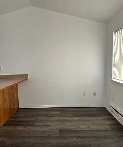 4413 Circle Pl NE #D — Photo 9