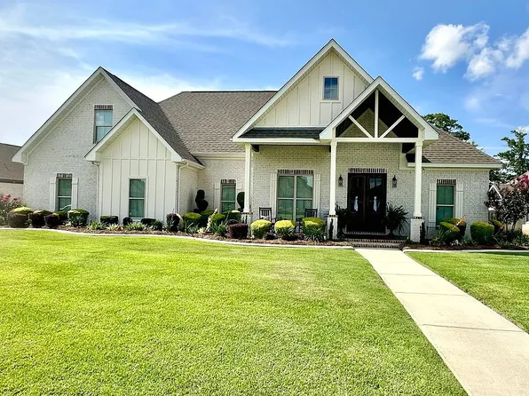 3716 Elysian Fields Dr, Saraland, AL 36571