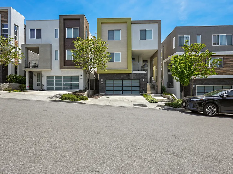 3036 Valley Of Hearts Delight Pl — Photo 2